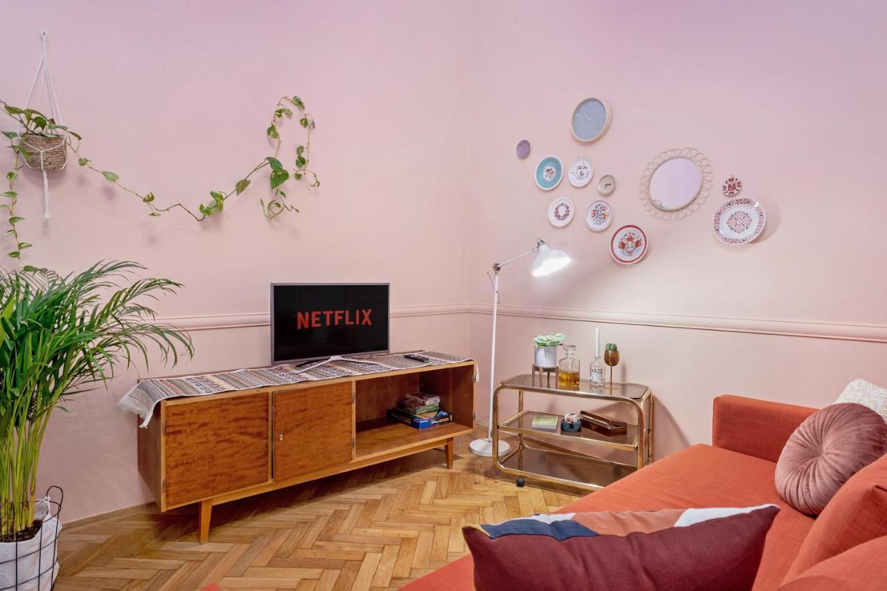 Cozy Boho Apartment, Super Central, Parliament, Netflix * Budapesta